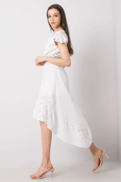 Robe blanche broderie anglaise