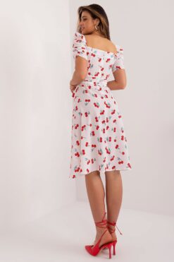 Robe blanche chic cerise