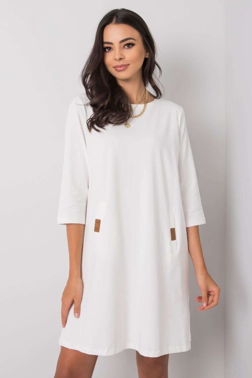Robe blanche ample