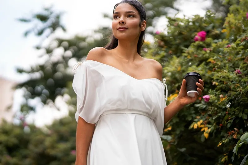 robe-blanche-boheme-epaule-denudee robe-blanche-boheme-epaule-denudee