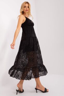 Robe Dentelle Noire Artemis Pose 2