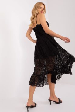 Robe Dentelle Noire Artemis Pose